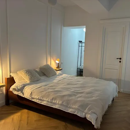 New Times Appartement Boekarest